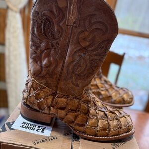Cody James NWOT Pirarucu boots 14 EE